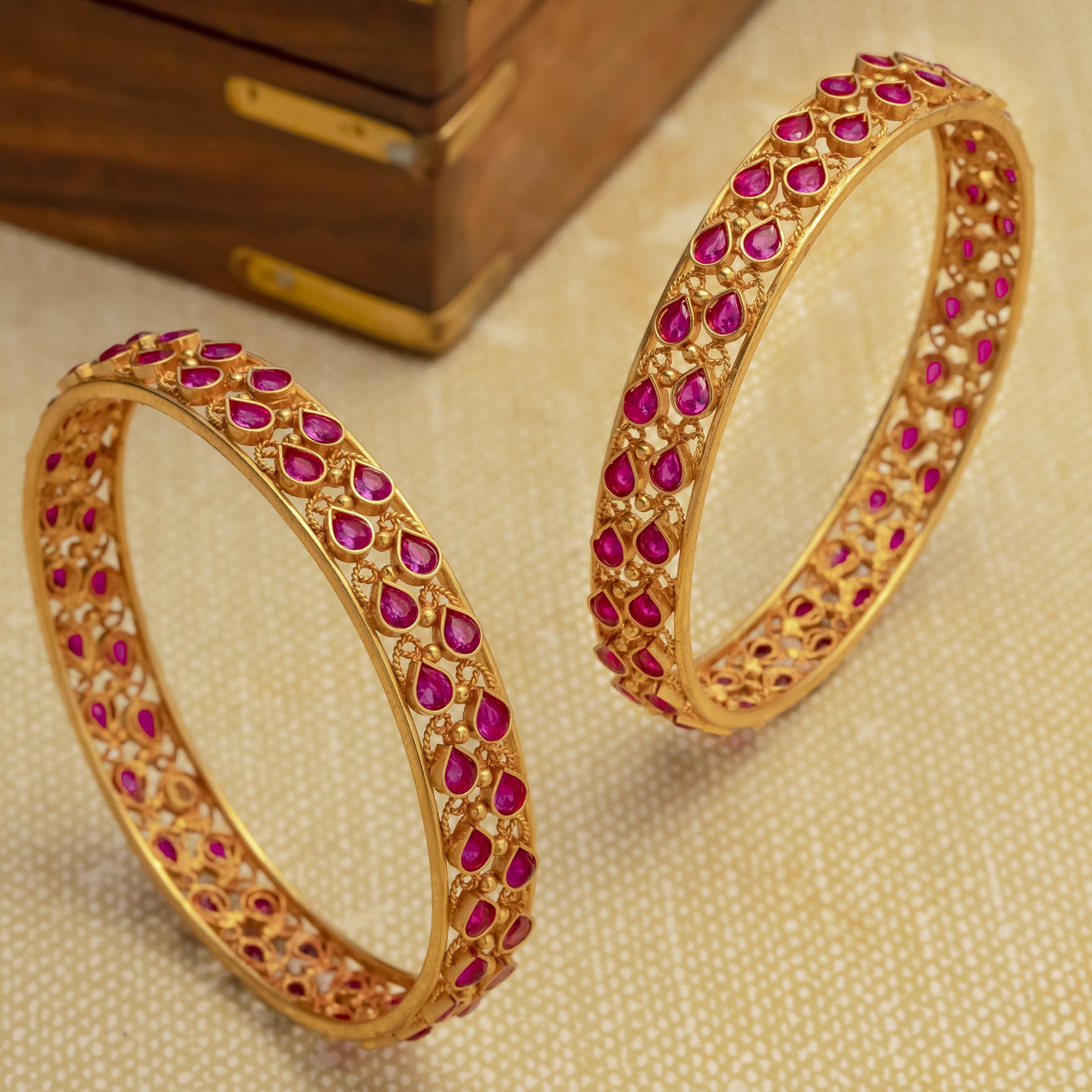Stone Gheru Bangle PSGRBSR1R-26-055