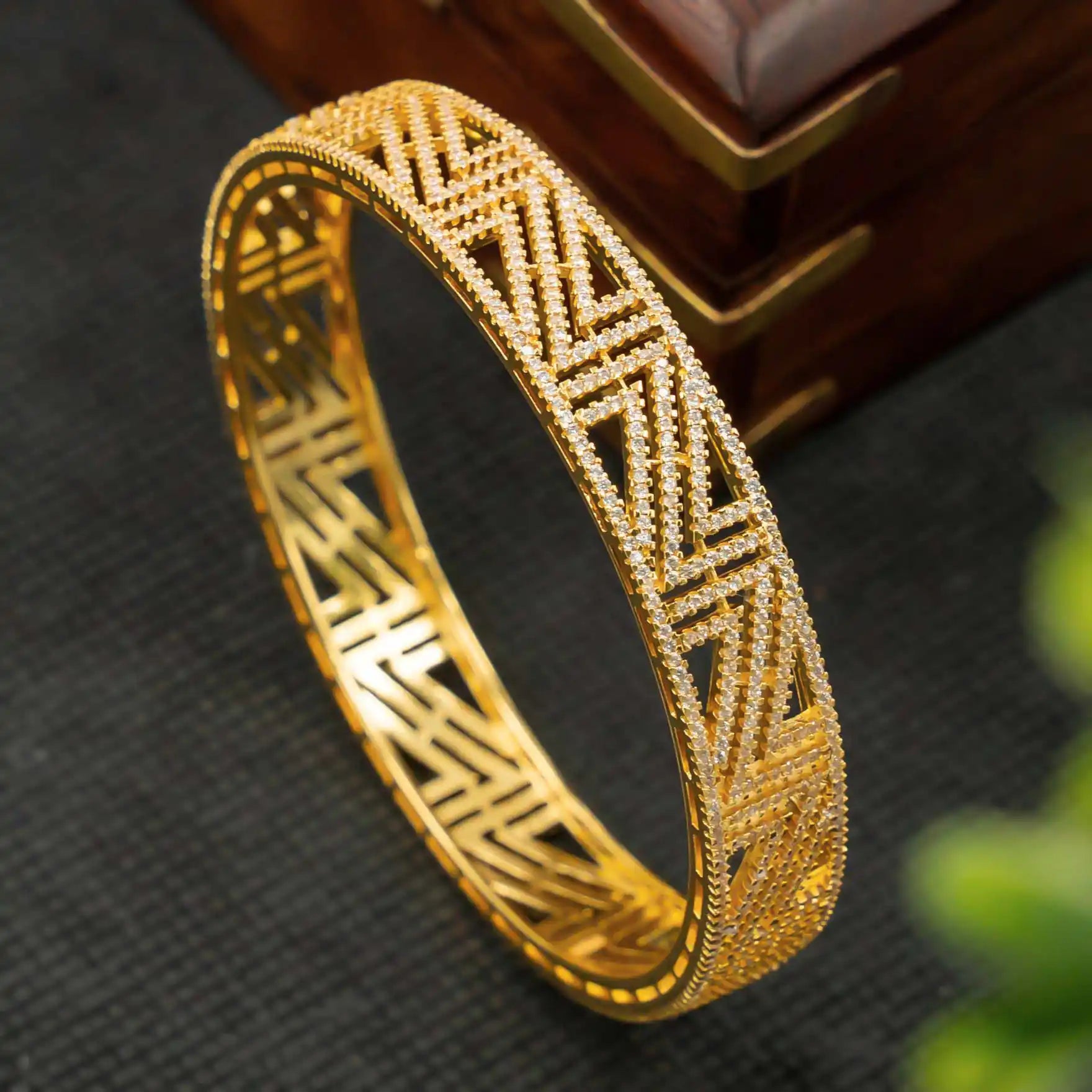 Premium Stone Bangle PMSB14W-27-006