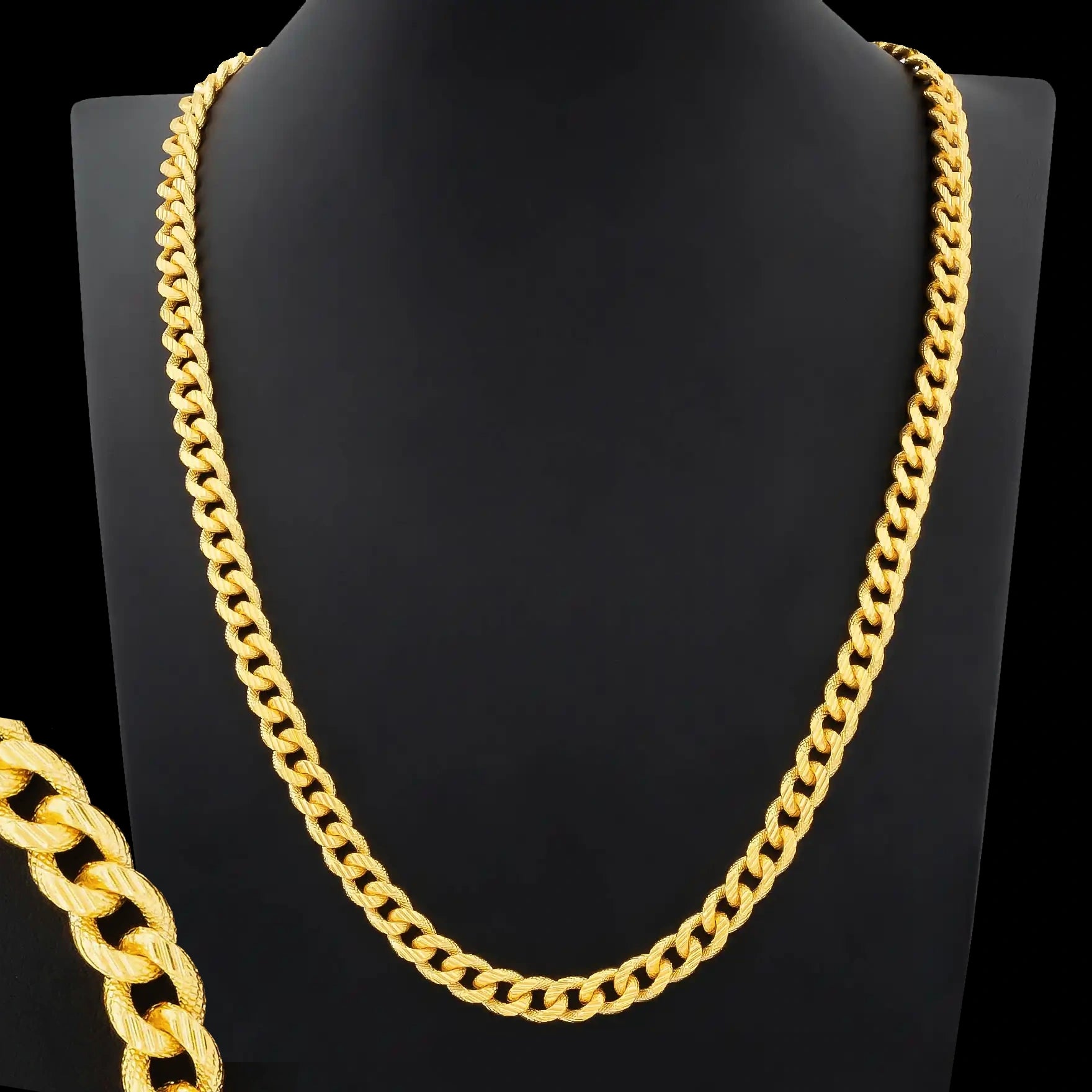 Curb Round Broad Chain Gold Layered