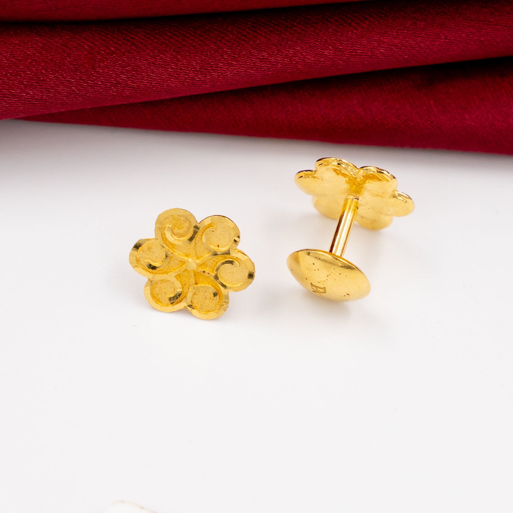Gold earring PGSTX190-07