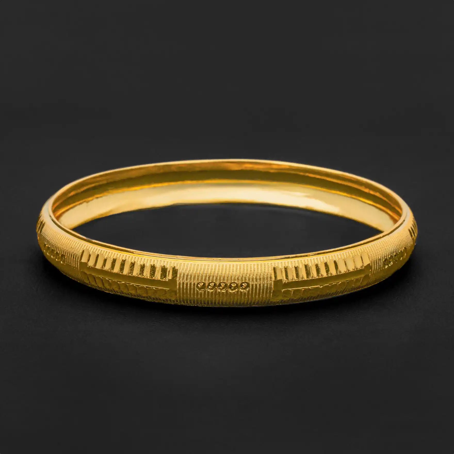 Ribbed Edge Bangle Gold Layered