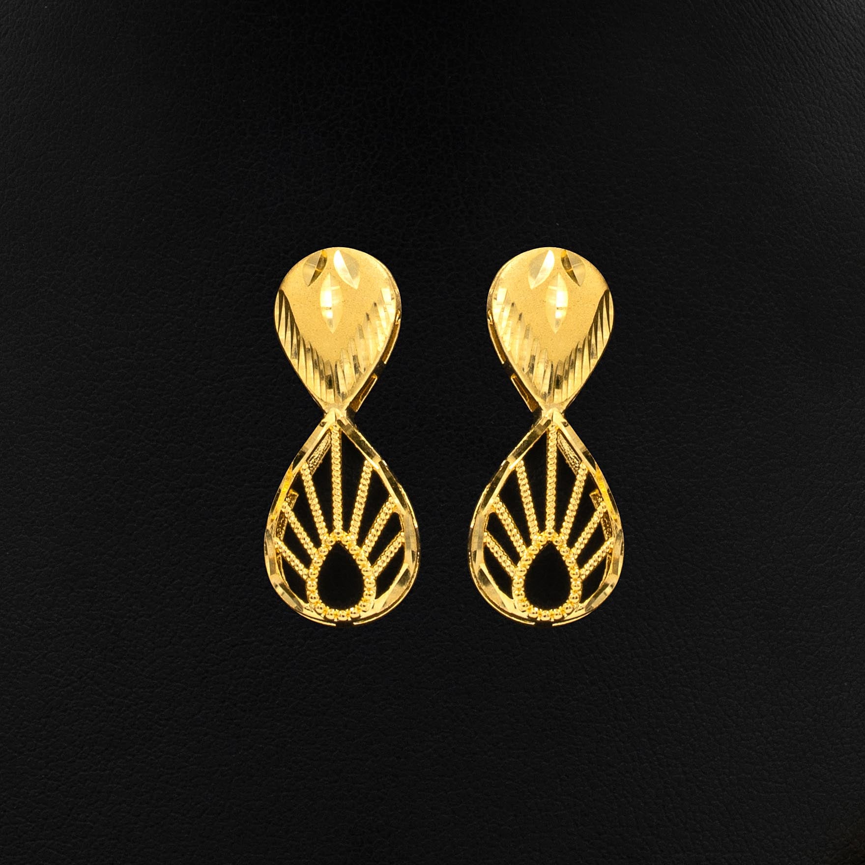 GOLDEN NECKLACE SHORT WITH GOLDEN HANGING STUD PGNS13-086, PGHST317-001
