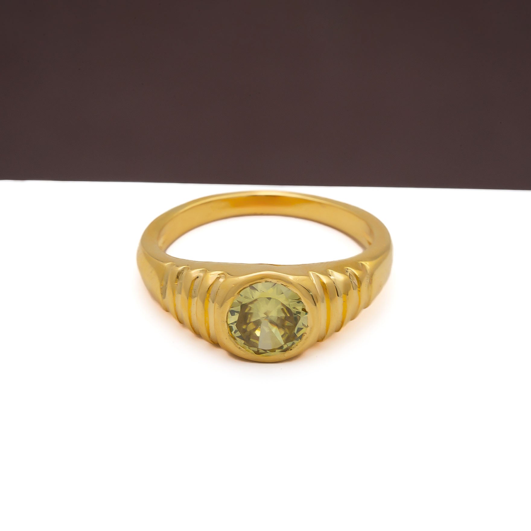 GOLDEN STONE RING PSR8Y-081