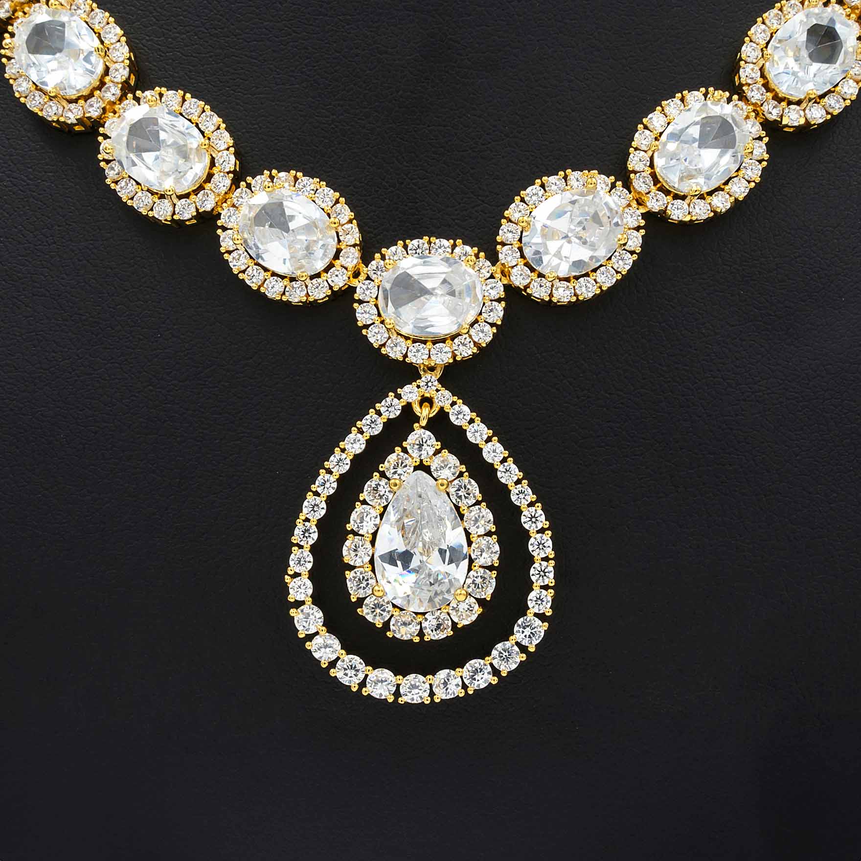 PREMIUM STONE NECKLACE SHORT WITH STUD PMSNS17W-009, PMSHST28W-082