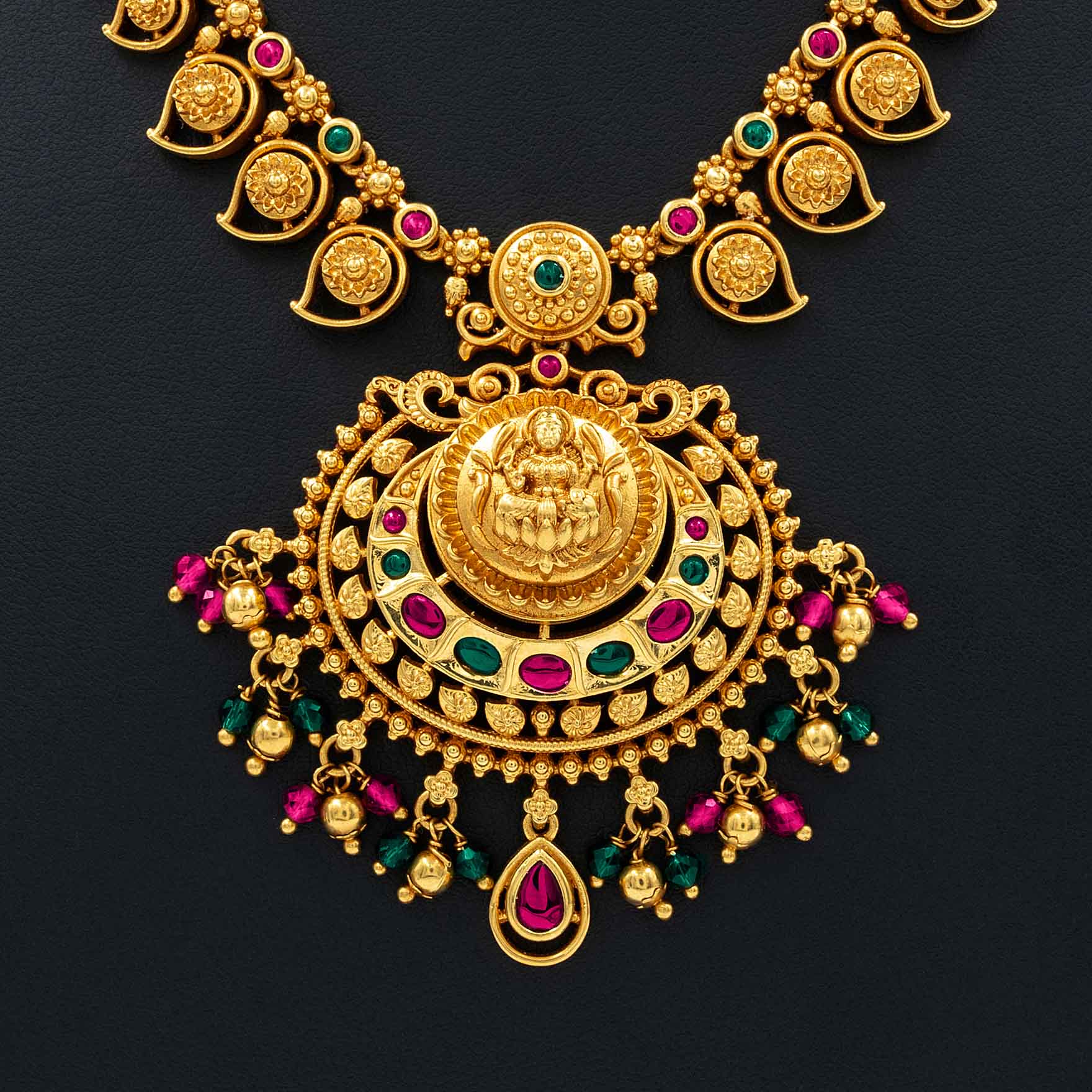 SRESHTA COLLECTION GERU NECKLACE WITH EARRING PSGRNSSR12RG-086, PSGRHSTSR5RG-022