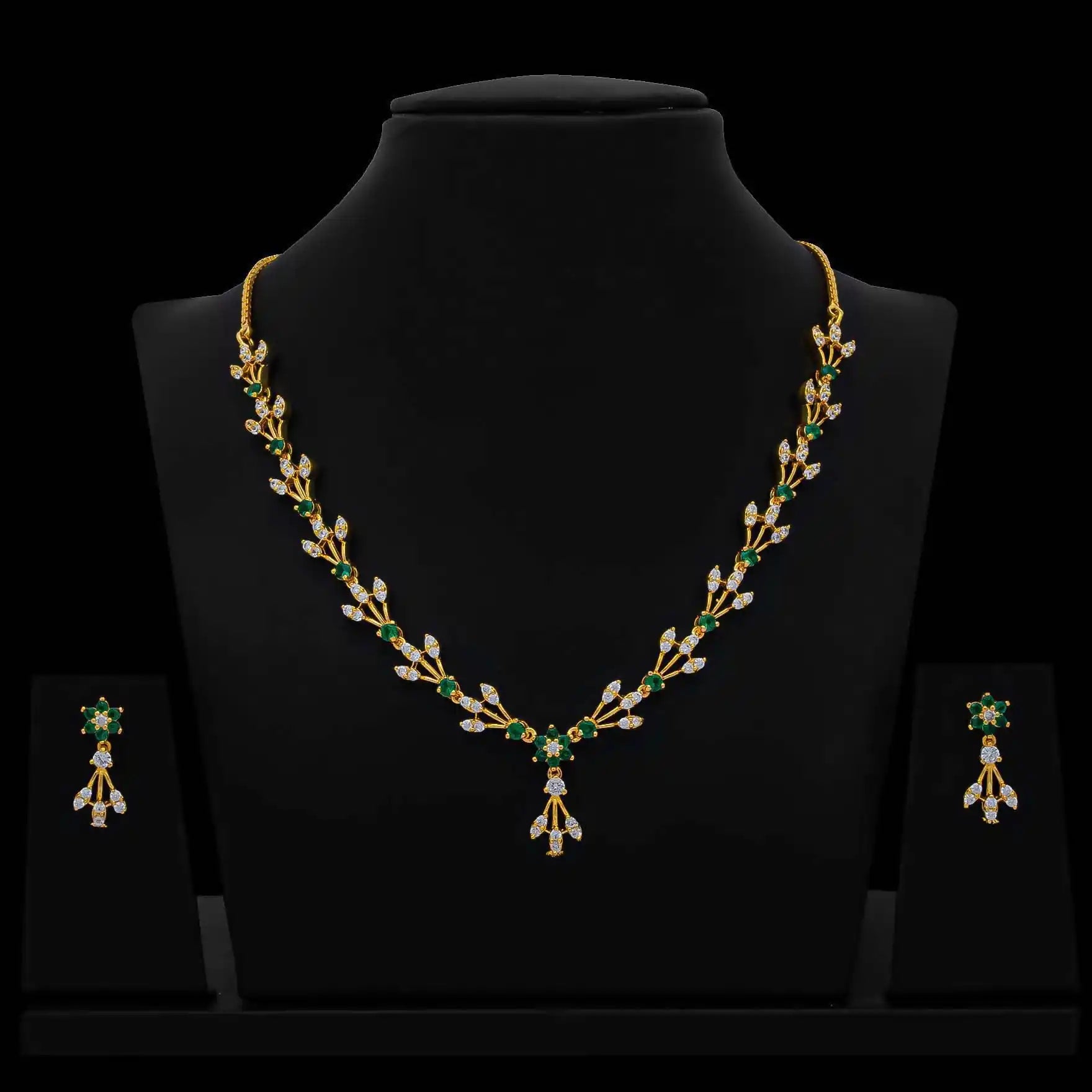 Fashionable Gold Plated Necklace Set