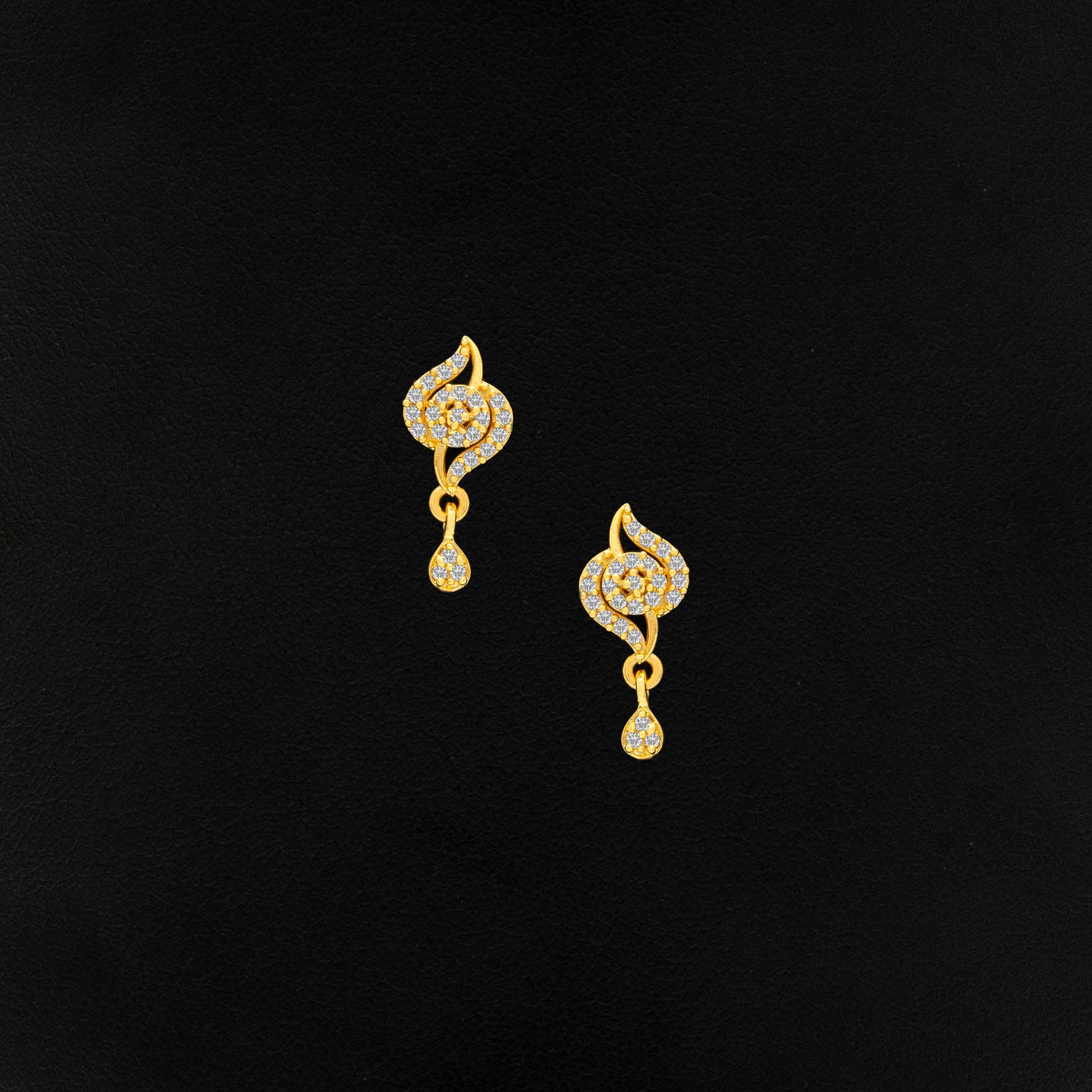 GOLDEN HANGING STUD PSHST165W-001