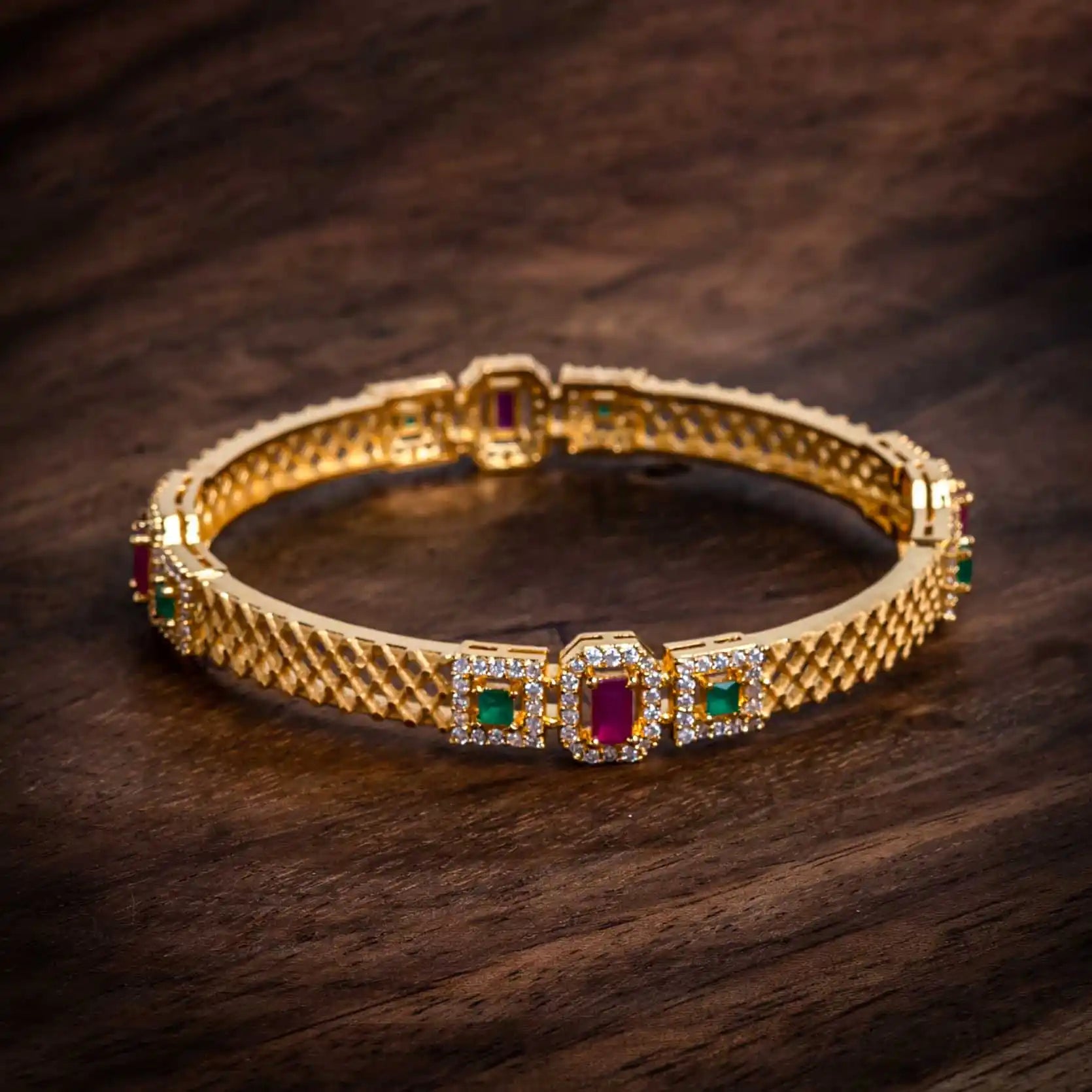 Stone Bangle PSB28WRG-052