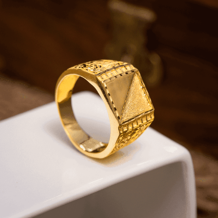 Gents Golden Ring PGGR14-25-052 - Parakkat Jewels