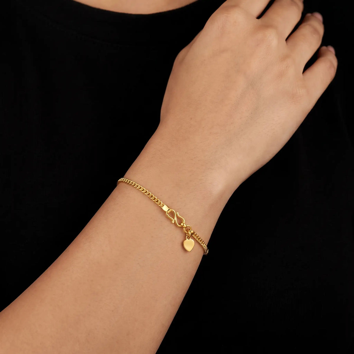 Curb Chain Heart Charm Classic Bracelet Gold Layered