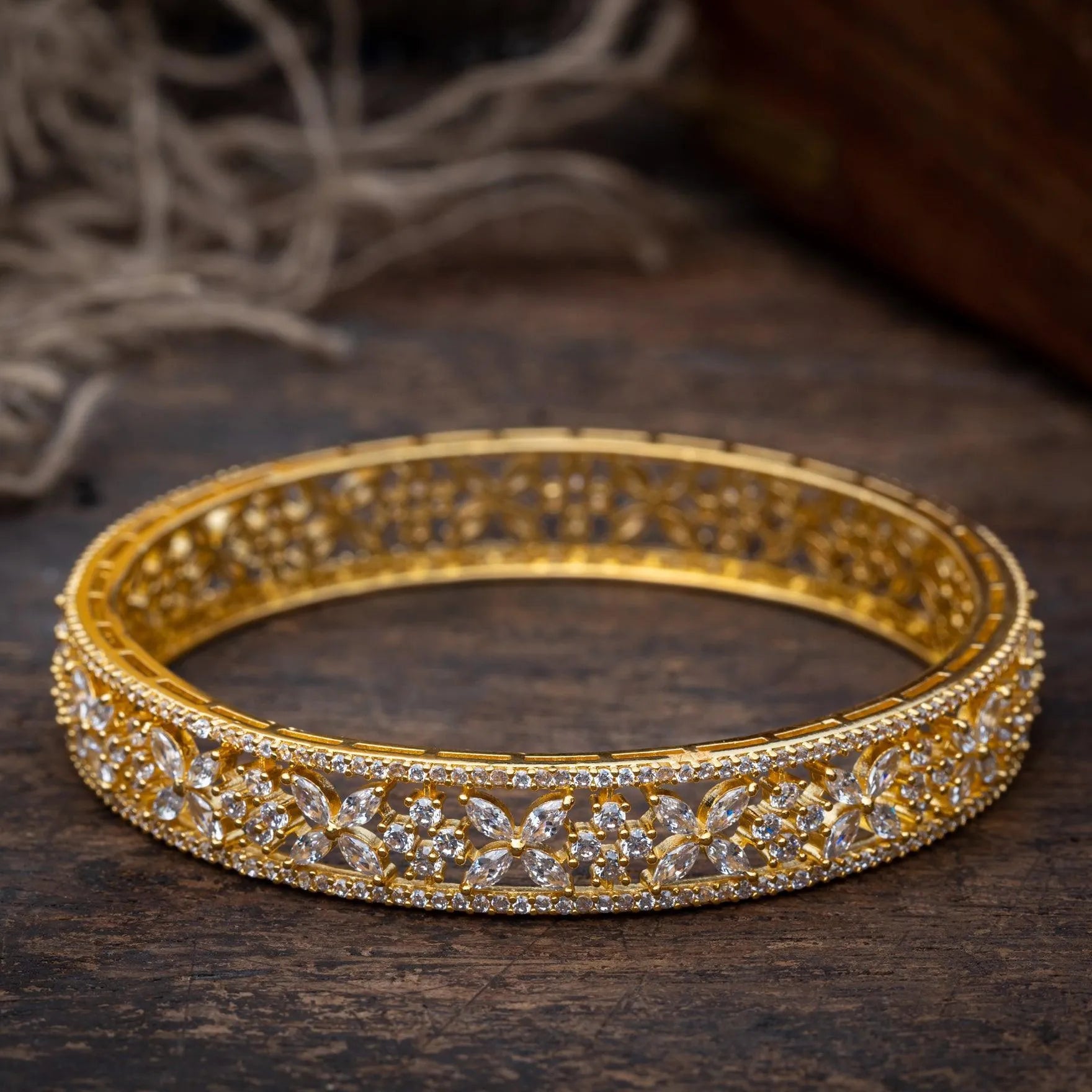 Stone Bangle PMSB9W-006 - Parakkat Jewels