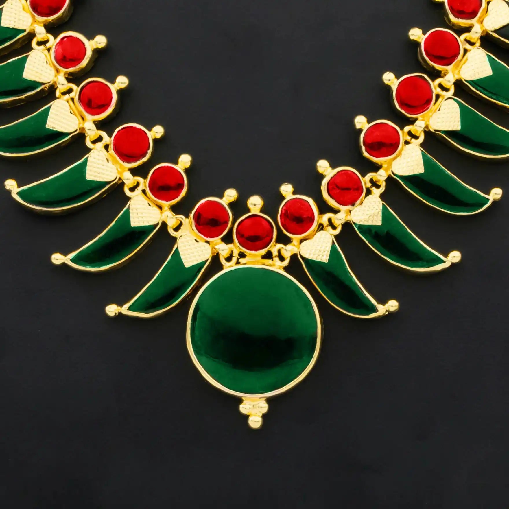 Palakka Green Stone Necklace with Stud PSPKNTG13-0631, PSPKSTTG13-081