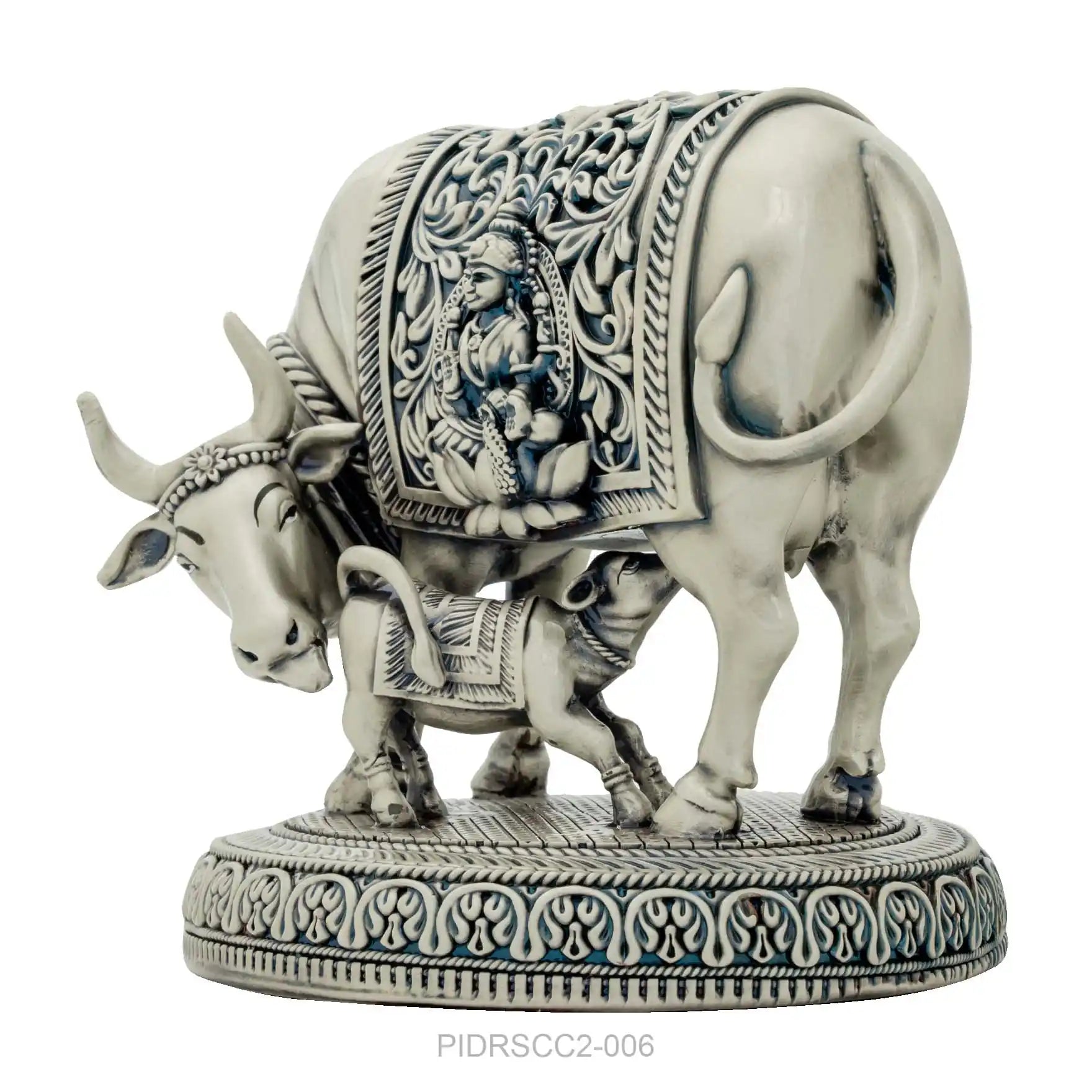 Kamadhenu Cow with Calf Figurine – Antique Silver Layered Showpiece with Carved Lakshmi Design – Vastu & Home Décor | PIDRSCC2-006