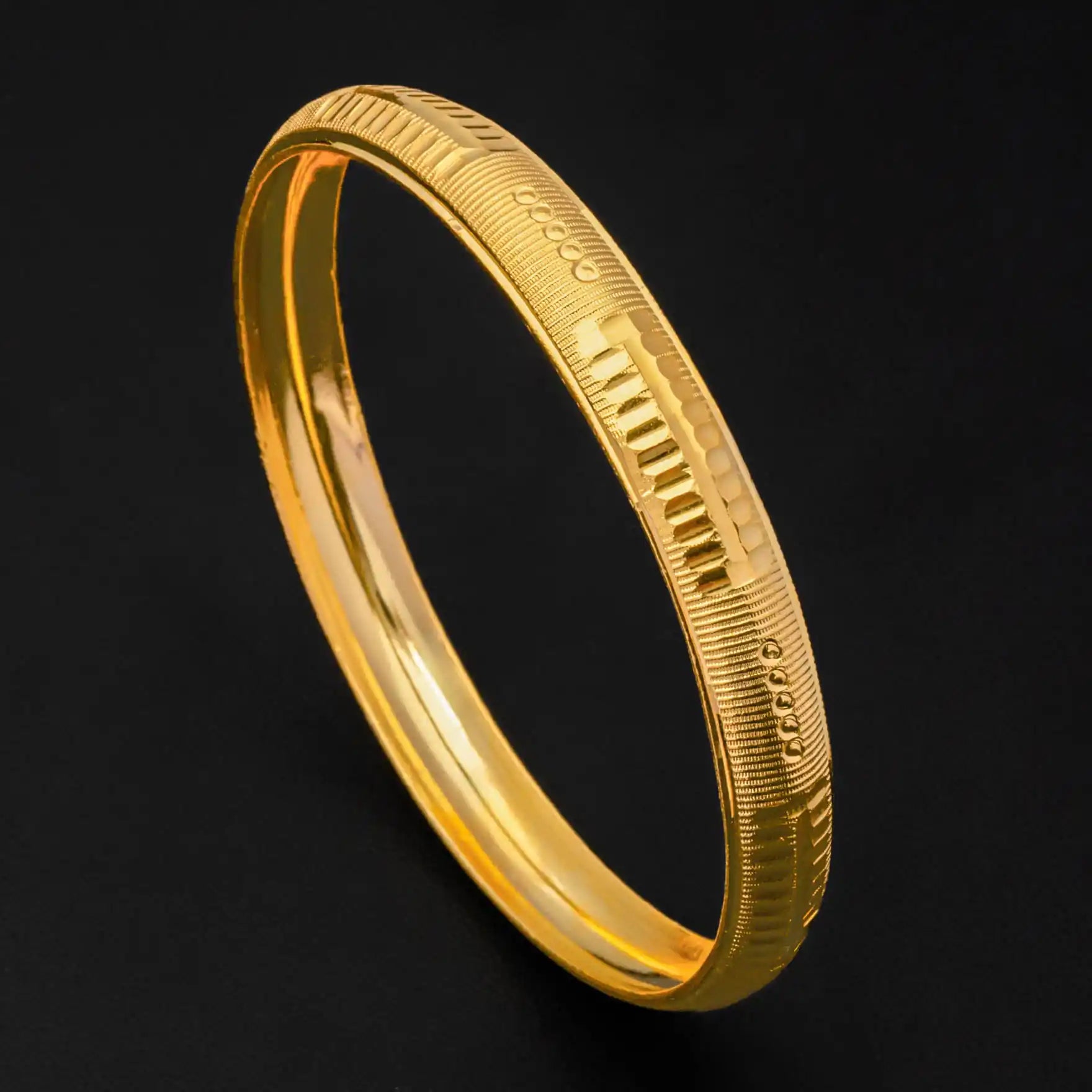 Ribbed Edge Bangle Gold Layered