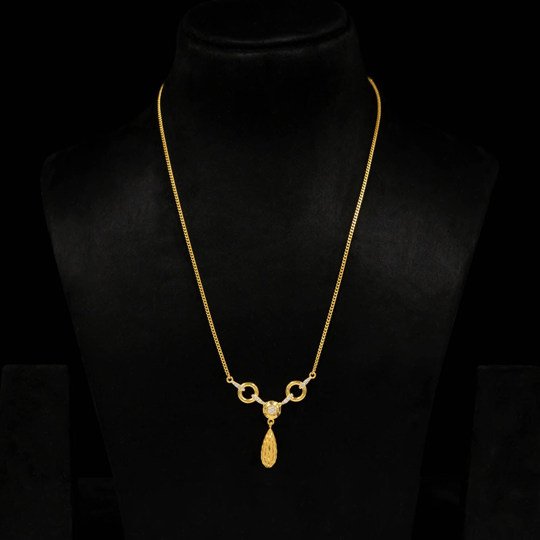 golden chain for women at parakkat jewels
