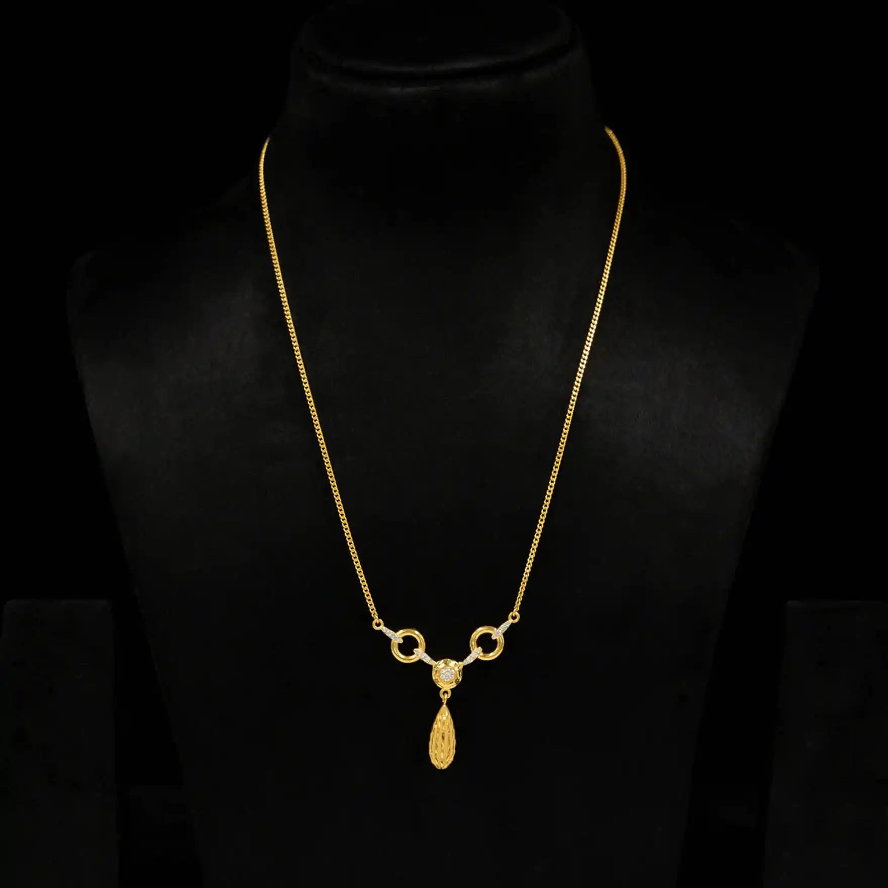 golden chain for women at parakkat jewels