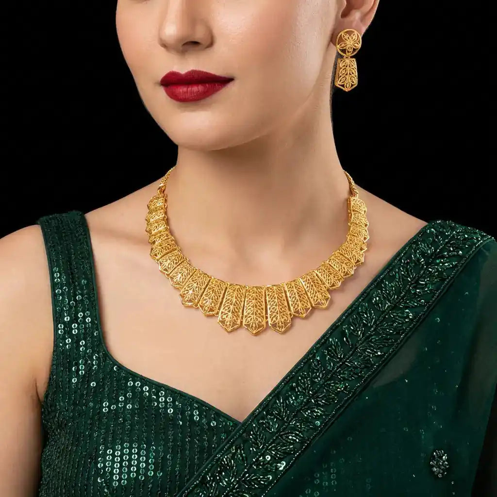 GOLDEN SHORT NECKLACE WITH STUD PGNS45-036, PGHST167-041