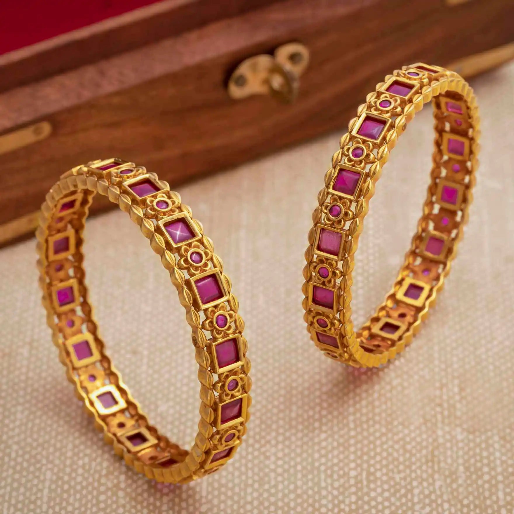 Gold Bangle PSGRBSR5R-24-013