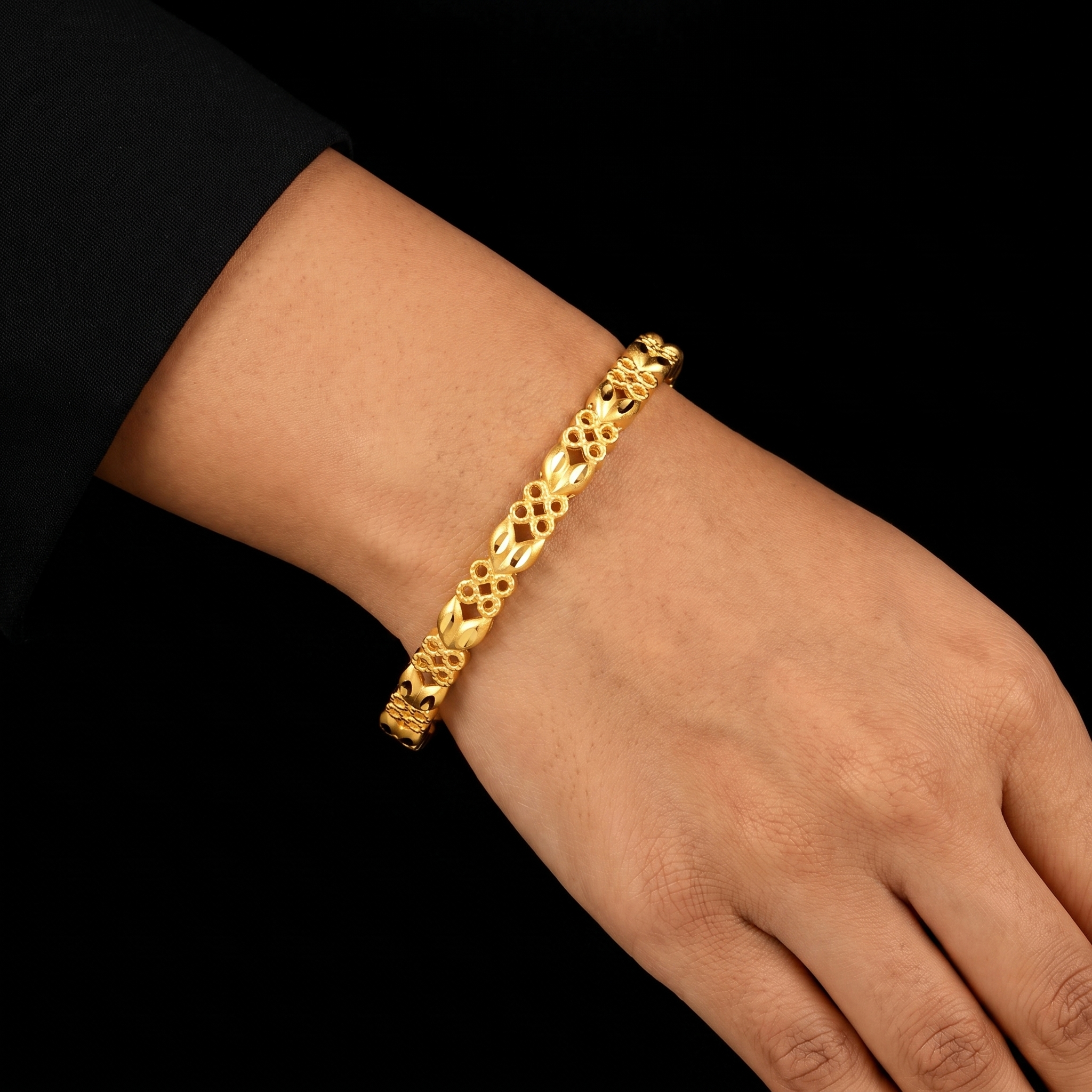 Heart Openwork Gents Bangle Gold Layered