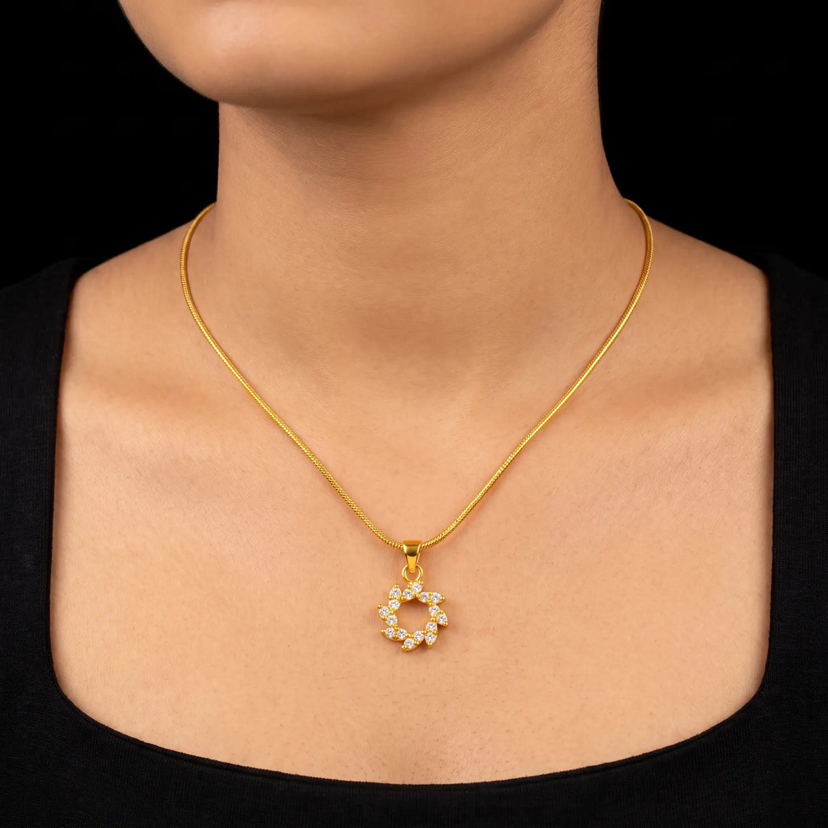 CZ Leaf Wreath Circle Pendant with Chain Gold Layered