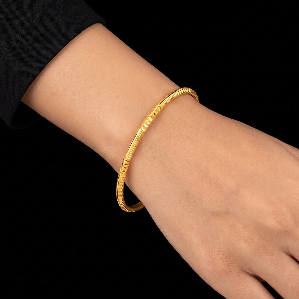 Gold Ribbed Fringe Cut Textured Bangle Gold Layered
