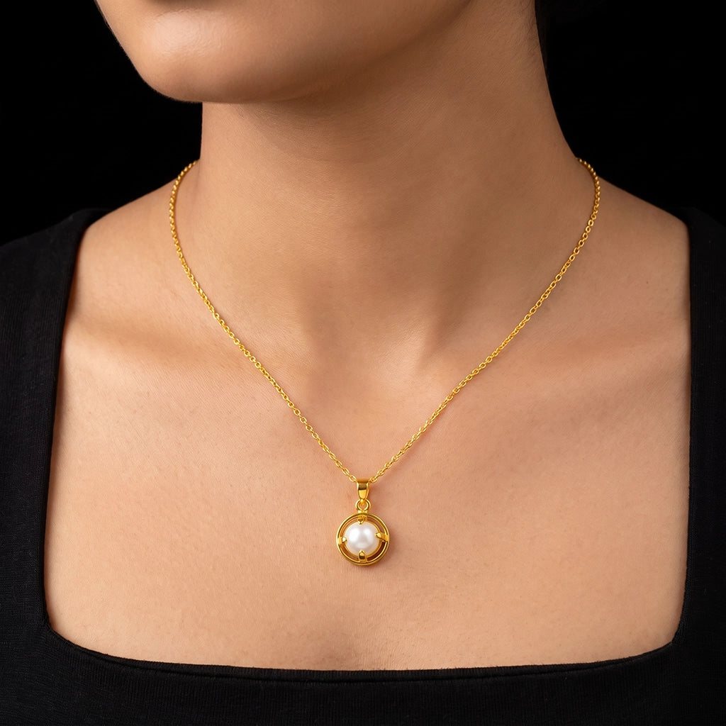 Pearl Round Frame Four Prong Pendant Gold Layered
