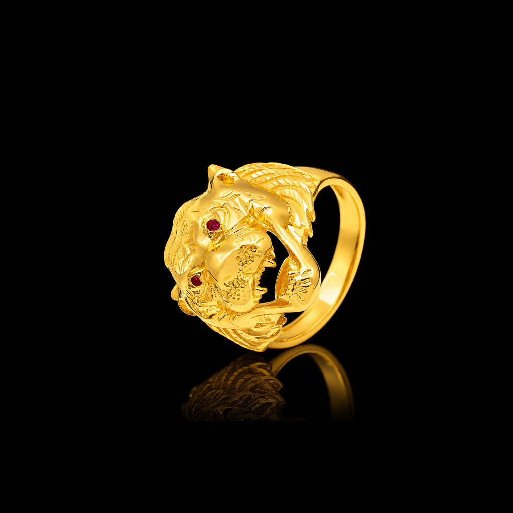 Lion Prowl Openwork Face Stone Gents Ring Gold Layered