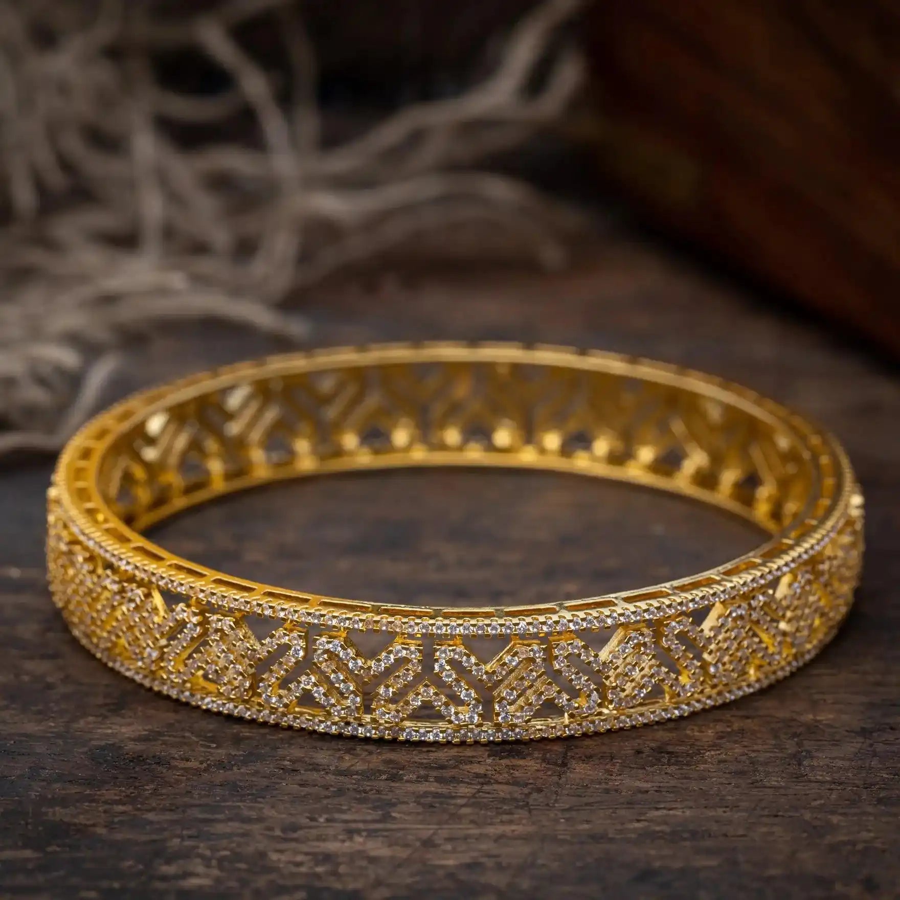 Stone Bangle PMSB15W-006 - Parakkat Jewels