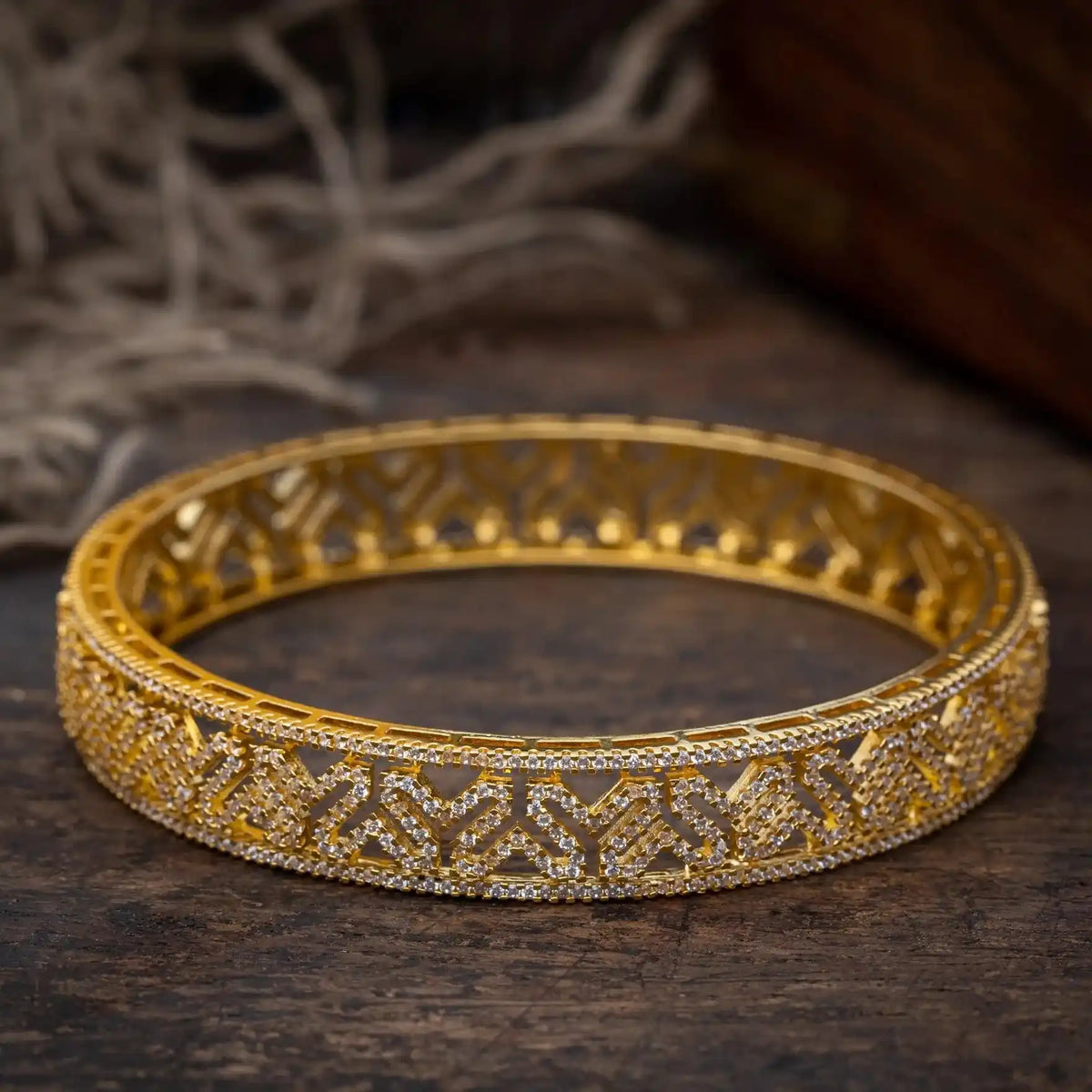 Stylish & Simple Gold Layered Bangle Online | Parakkat Jewels