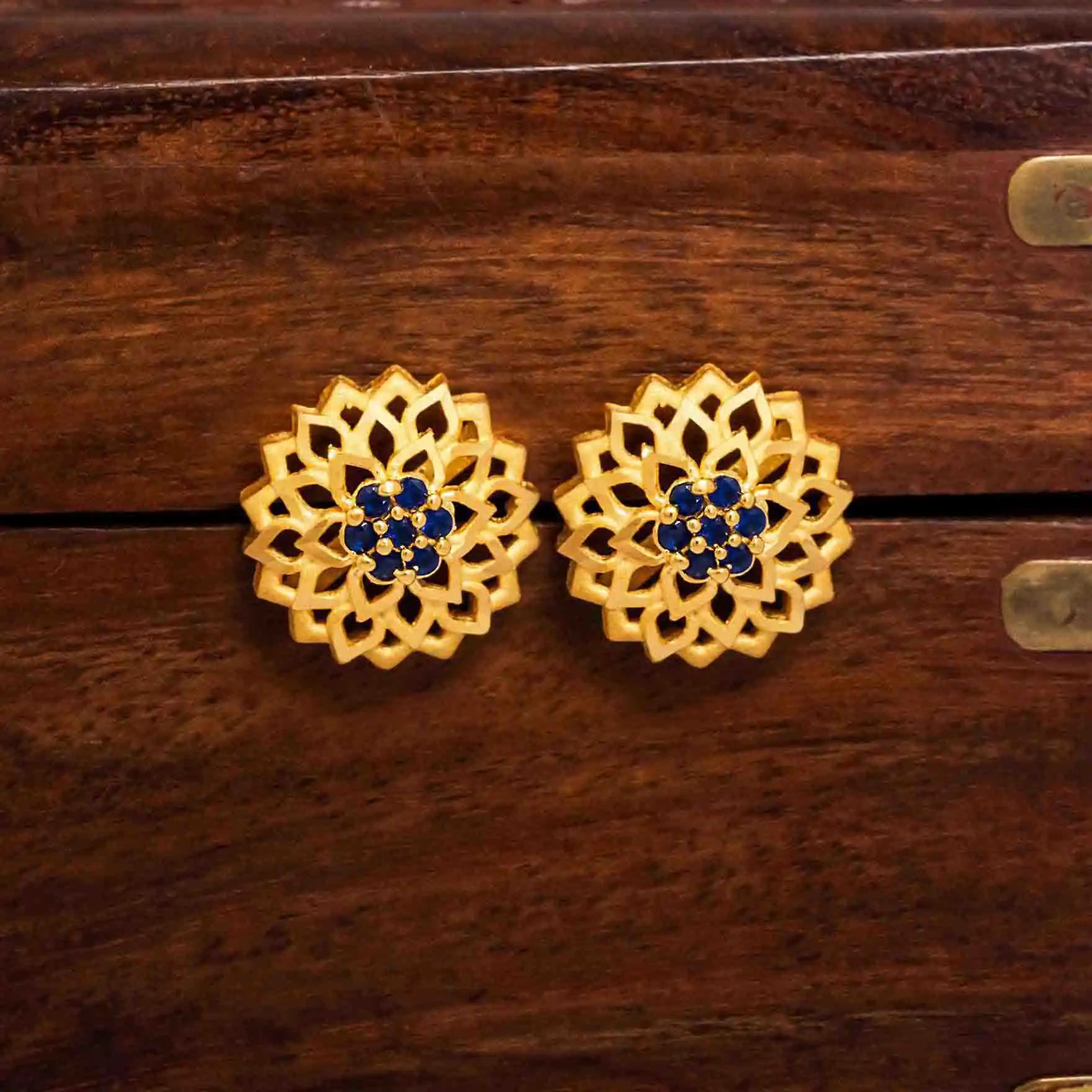 Traditional Flower Ad Stone Gold Earrings